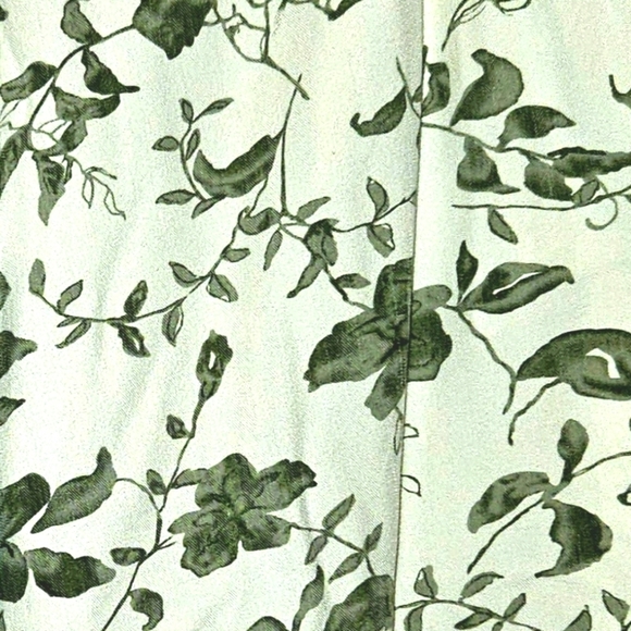 #290 La Cabana- Pull-on style White pants with a greenery pattern. Sz. XL - Picture 4 of 6